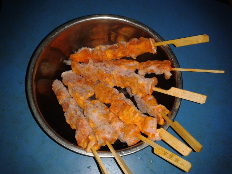 烤骨肉相连串的做法步骤1